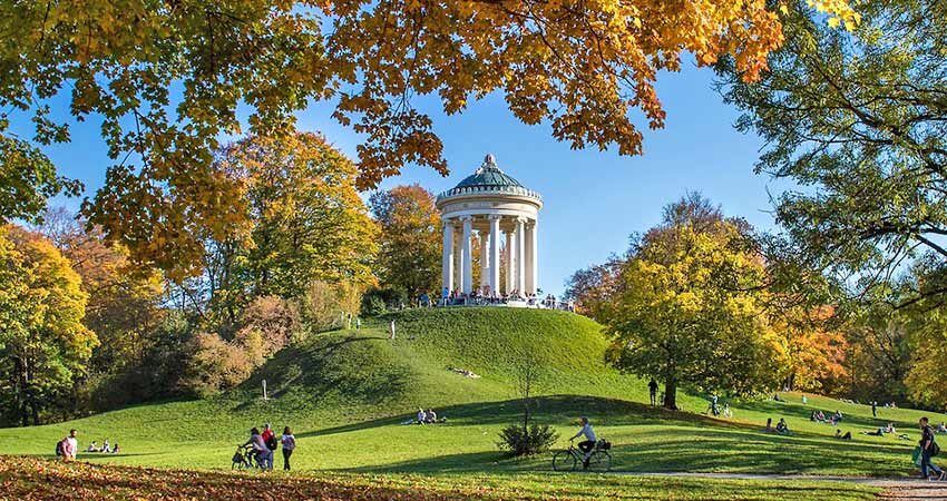 Lobpreis, Picknick und Glaubenserfahrungen im Englischen Garten